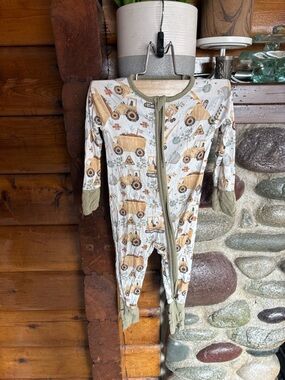 Miozing Construction “Fixing the Planet” Bamboo One Piece Sleeper (6-12M)